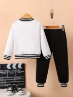 Conjunto de dos piezas estilo universitario - Imagen 3