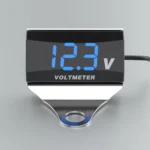 Voltímetro Digital LED Para Moto 10-150V DC Impermeable con Soporte.