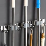 Soporte de Pared para Escobas y Trapeadores | Colgador Organizador de Acero Inoxidable para Cocina y Baño.