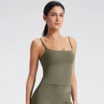 Camiseta sin mangas con sujetador incorporado para mujer. - Imagen 17