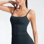 Camiseta sin mangas con sujetador incorporado para mujer. - Imagen 4